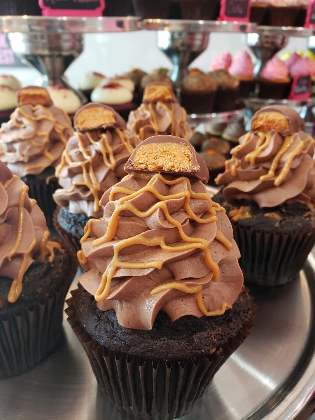 Butterfinger Cupcakes with Creamy Filling